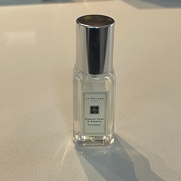 NEW Jo Malone English Pear & Sweet Pea 9ml/0.3 oz Spray perfume fragrance - Picture 1 of 4